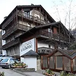 Hotel Lo Scoiattolo 4*