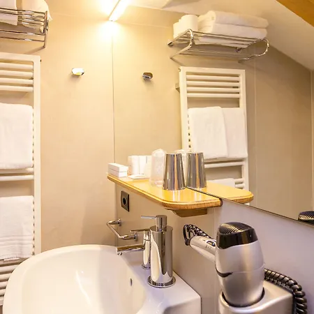 Hotell Lo Scoiattolo Courmayeur