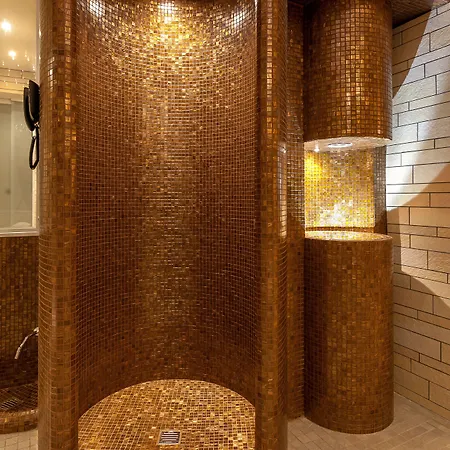 Lo Scoiattolo Hotell 4*