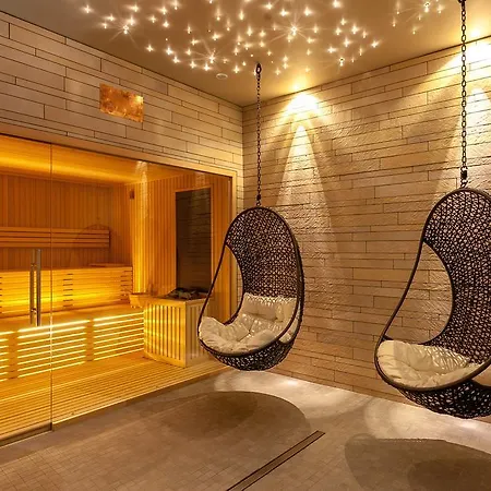 Hotel Lo Scoiattolo 4*