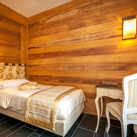 Hotell Lo Scoiattolo 4*