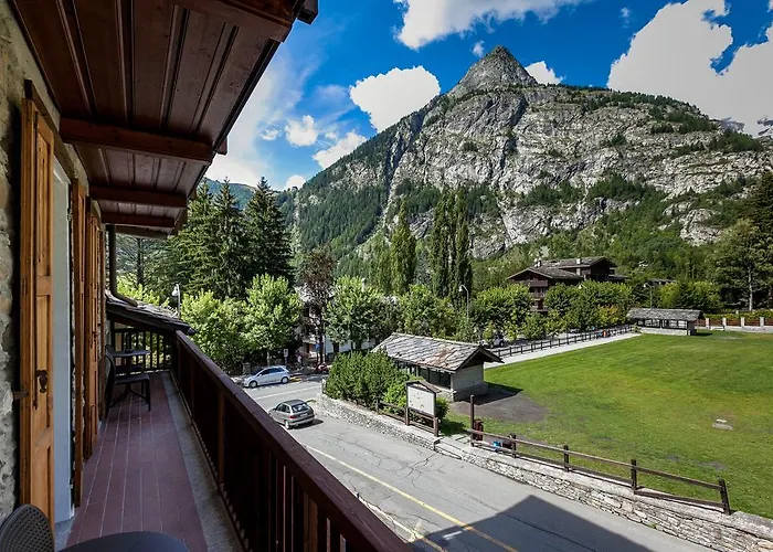 Lo Scoiattolo 4* Courmayeur