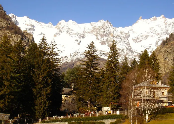 Hotel Lo Scoiattolo 4*