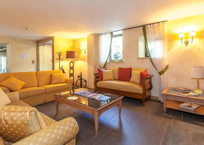 Hotel Lo Scoiattolo 4*